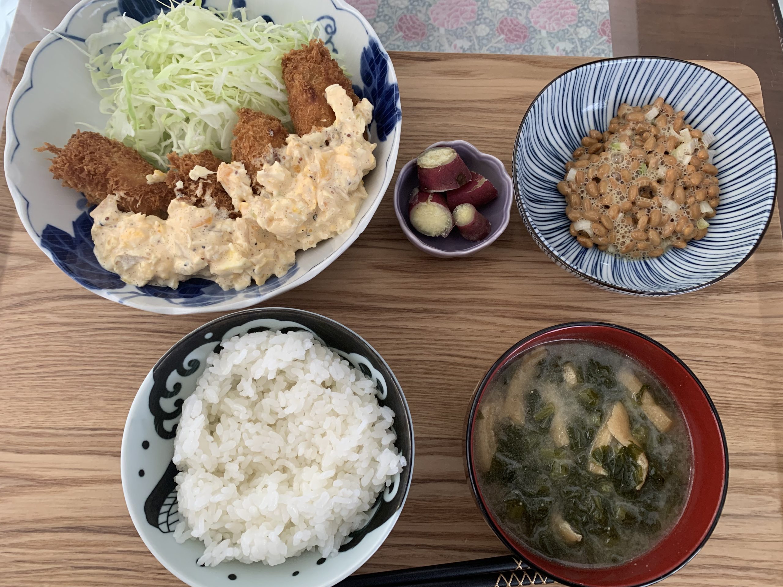 カキフライとタルタルソース